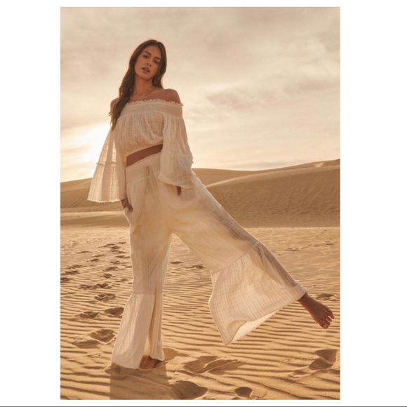 BOHEMIAN PEASANT-Off Shoulder Top - Picture 3 of 15